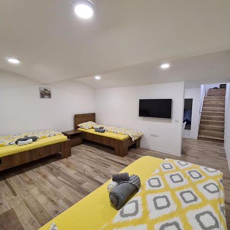 Apartment Dinlux Марибор Экстерьер фото