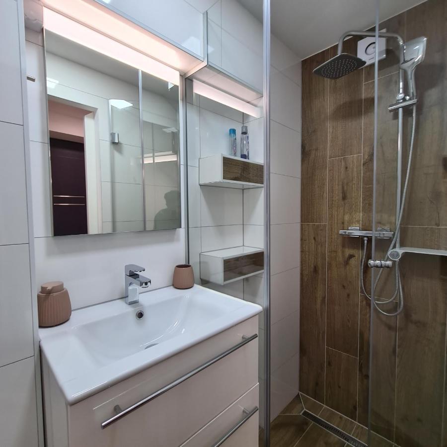 Apartment Dinlux Марибор Экстерьер фото